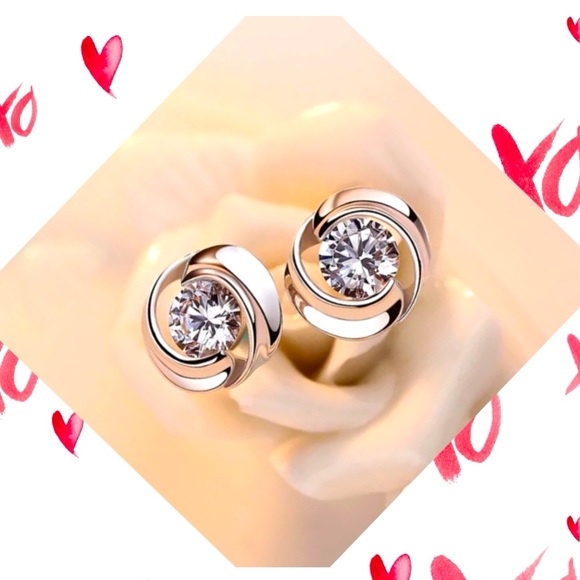 Jewelry - Just In !! New Elegant S925 Silver CZ Stud Earrings 💕